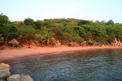 Strand des tanganika bei Kigoma unsere Unterkunft.jpg