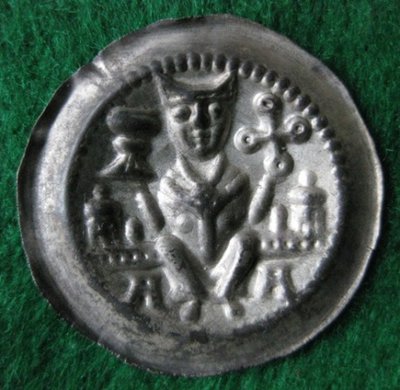 1221-1260 KonradII.od.HeinrichI.od.Johann I. Brakteat,B 265.JPG