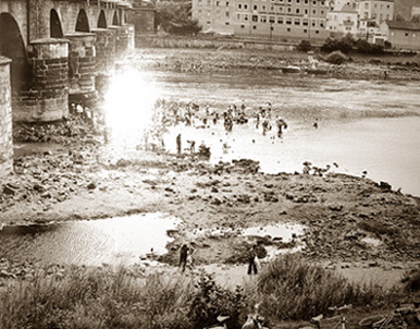 Römerbrücke 1975.jpg