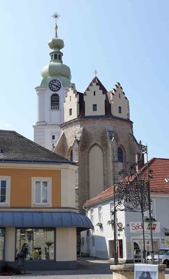 Pfarrkirche Neunkirchen.jpg