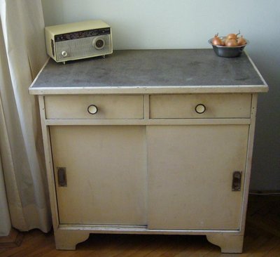 Küchenschrank_klein.jpg