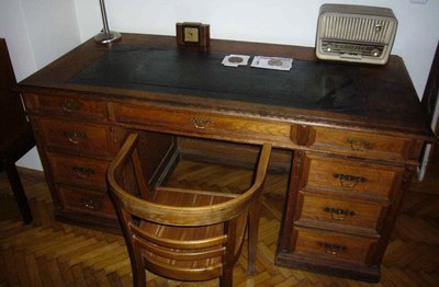 mein Schreibtisch_klein.jpg
