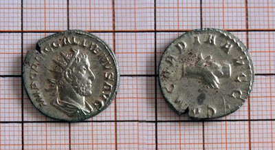 Gallienus-Antoninian-ROMA-Hände-GÖBL13r.jpg