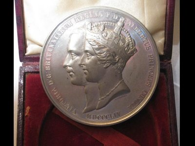 Victoria und Albert Vs. 1954 Medailleur Adams.jpg
