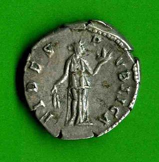 Denar Hadrianus C. 716 (a) Rv. FIDES PVBLICA. Fides m. Obstkorb u. 2 Ähren  re..jpg