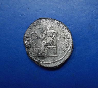 Maximus barb. Denar, Rv..JPG