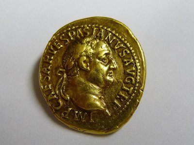 Vespasian Aureus 032.jpg